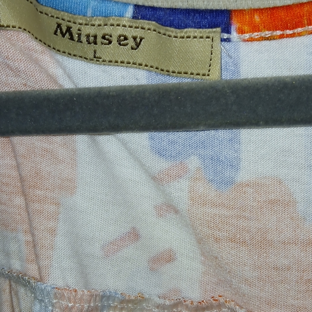 Miusey Colorful Abstract Women's Tank Top​ - Picture 6 of 7